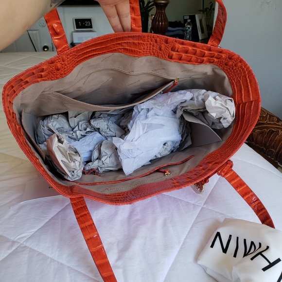 BRAHMIN BRAND NEW - Picture 4 of 8